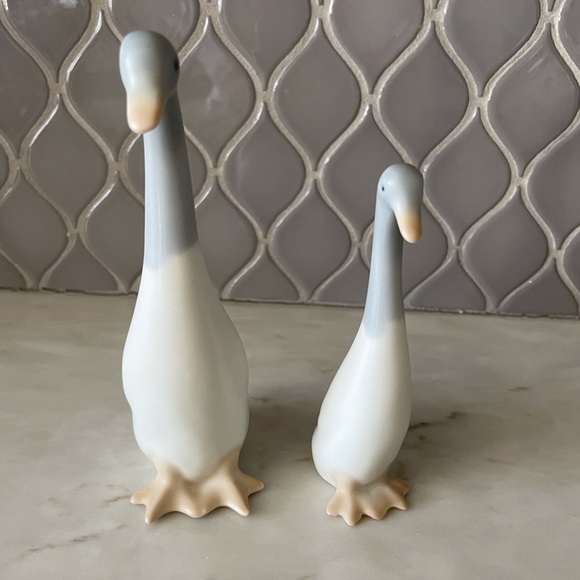 Vintage pair of geese figurines by Special Gifts by Crowning Touch Japan EUC - Picture 2 of 8